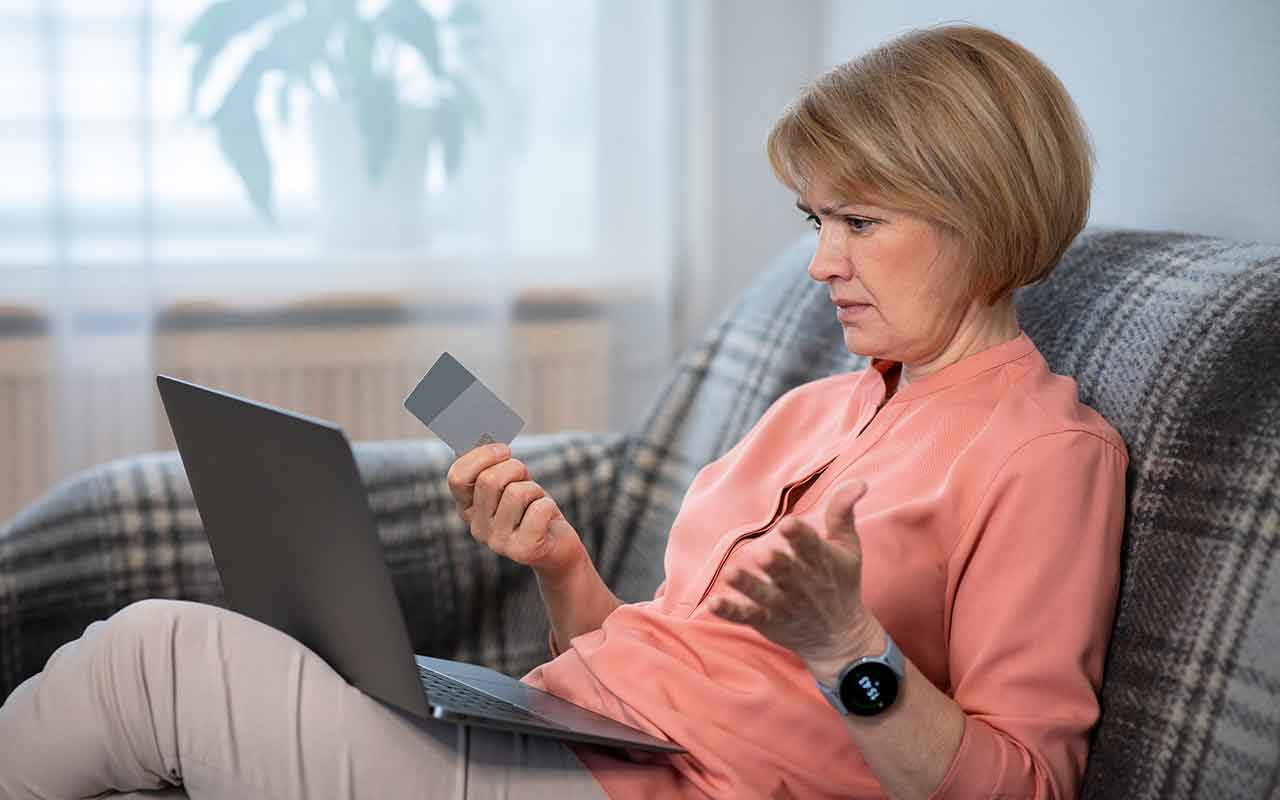 Kako zaštititi starije osobe od financijskih prijevara